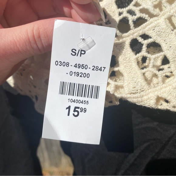 Lace embellished top - Picture 3 of 3